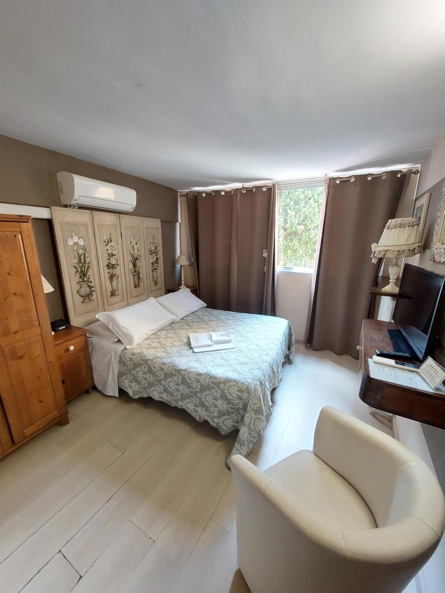 Hotel Tina دْيانو مارينا المظهر الخارجي الصورة