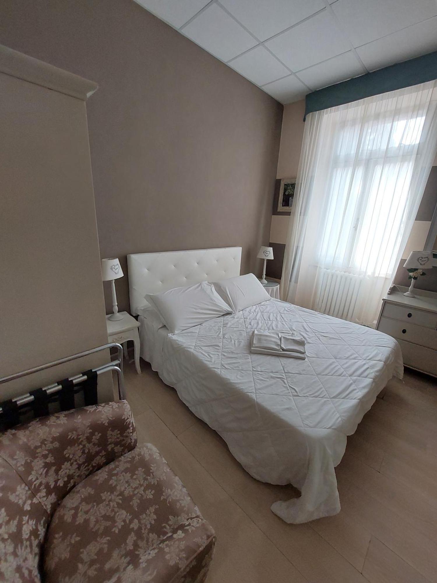 Hotel Tina دْيانو مارينا المظهر الخارجي الصورة
