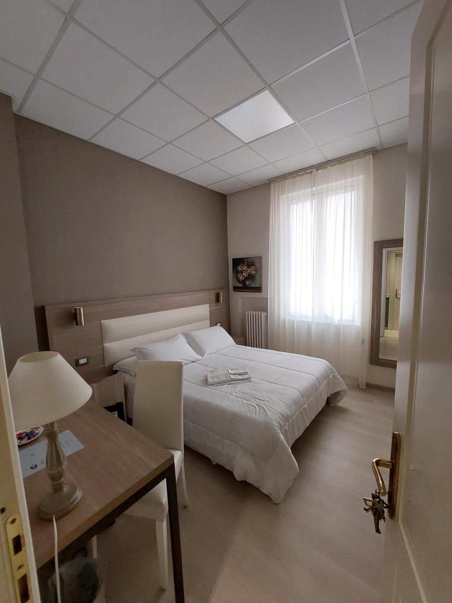 Hotel Tina دْيانو مارينا المظهر الخارجي الصورة