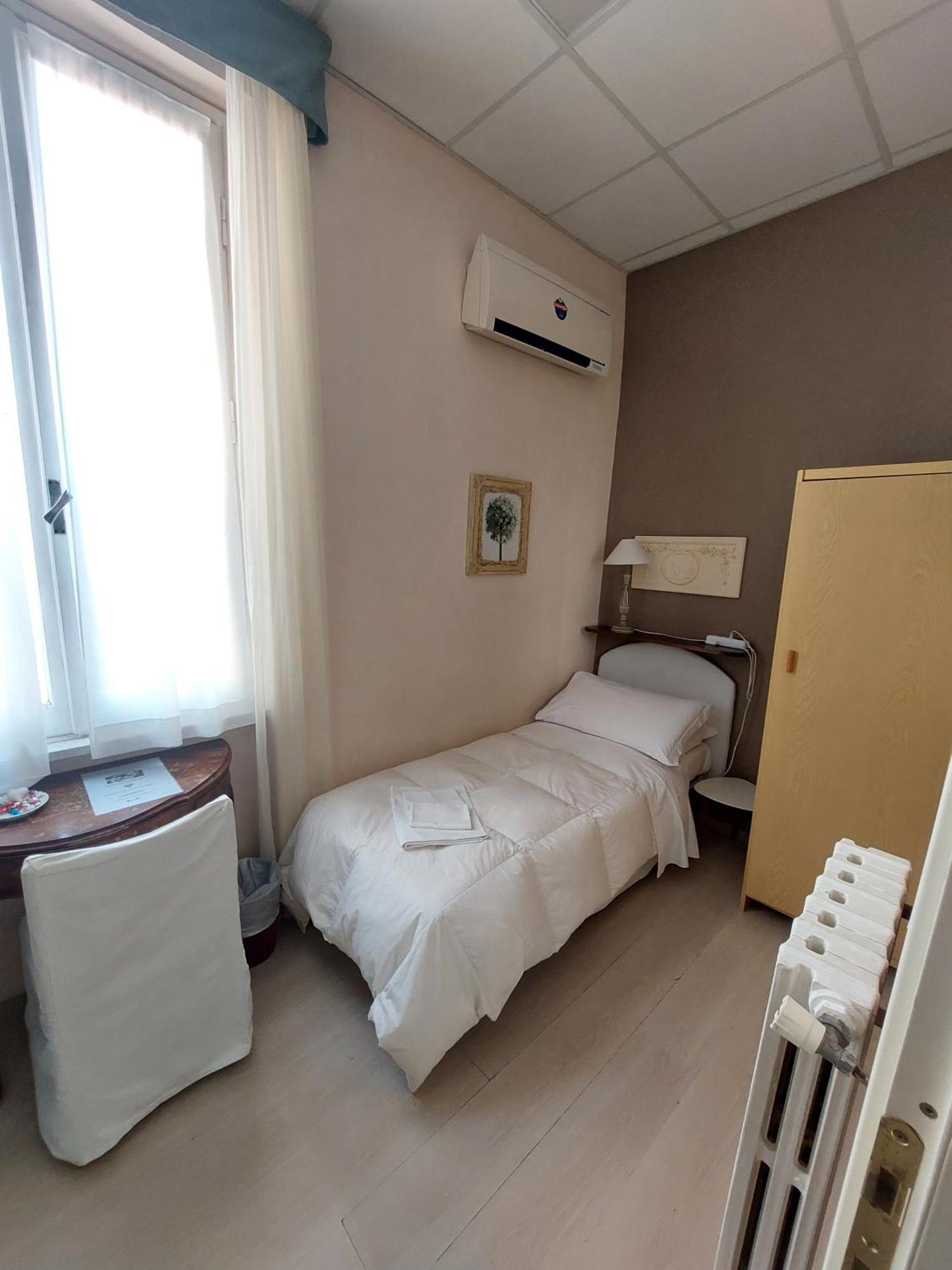 Hotel Tina دْيانو مارينا المظهر الخارجي الصورة